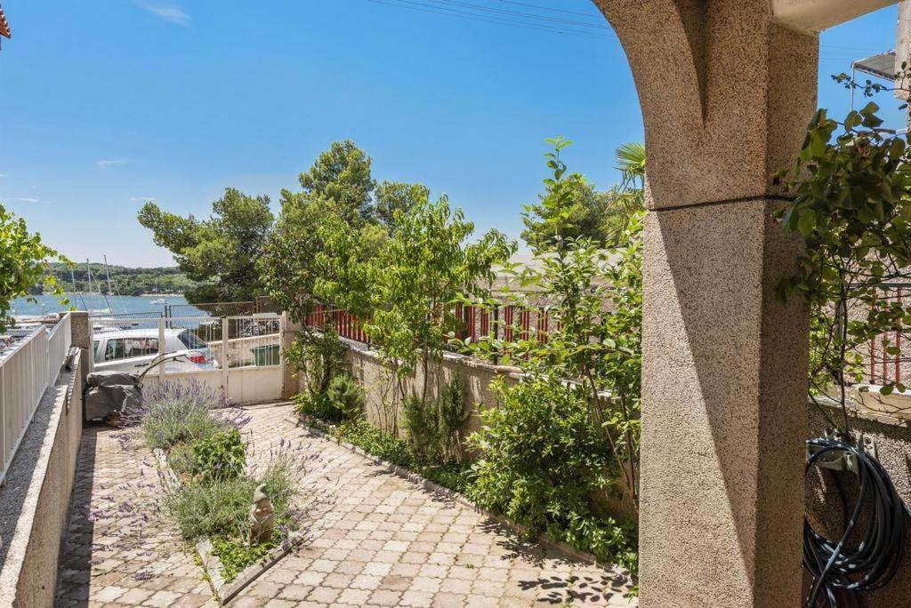 Apartments Tara, Sibenik - Mandalina Экстерьер фото